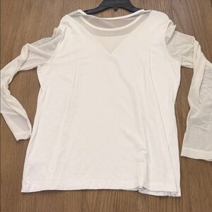 Elegant White Mesh Sleeve Top